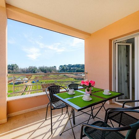 Stancija Amorozo 5 - Apartment N. 7 Poreč Dış mekan fotoğraf