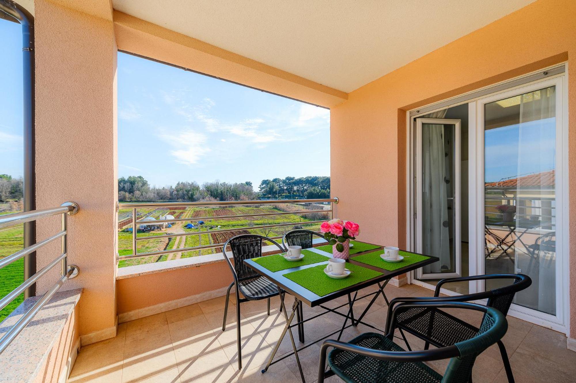 Stancija Amorozo 5 - Apartment N. 7 Poreč Dış mekan fotoğraf