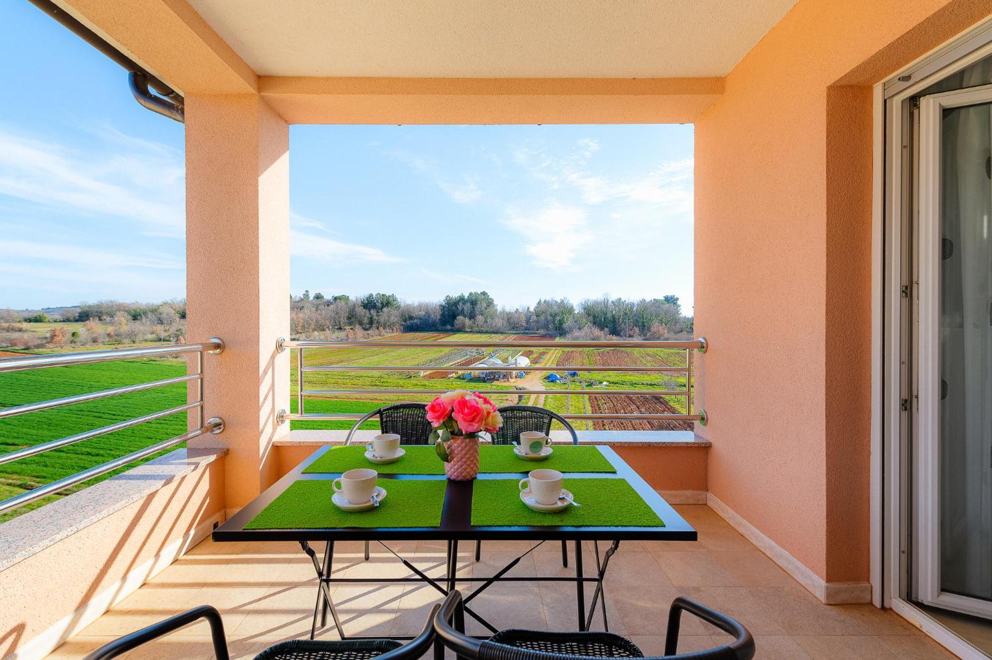 Stancija Amorozo 5 - Apartment N. 7 Poreč Dış mekan fotoğraf