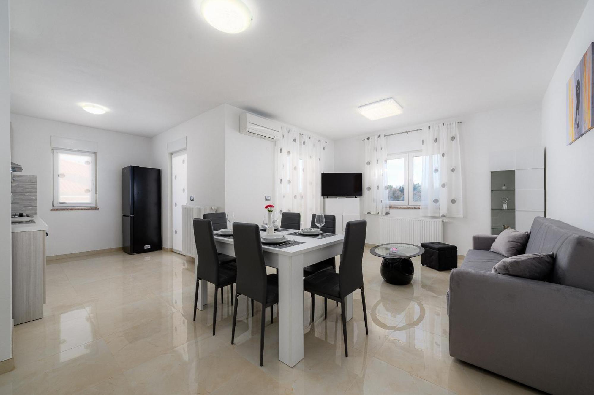 Stancija Amorozo 5 - Apartment N. 7 Poreč Dış mekan fotoğraf