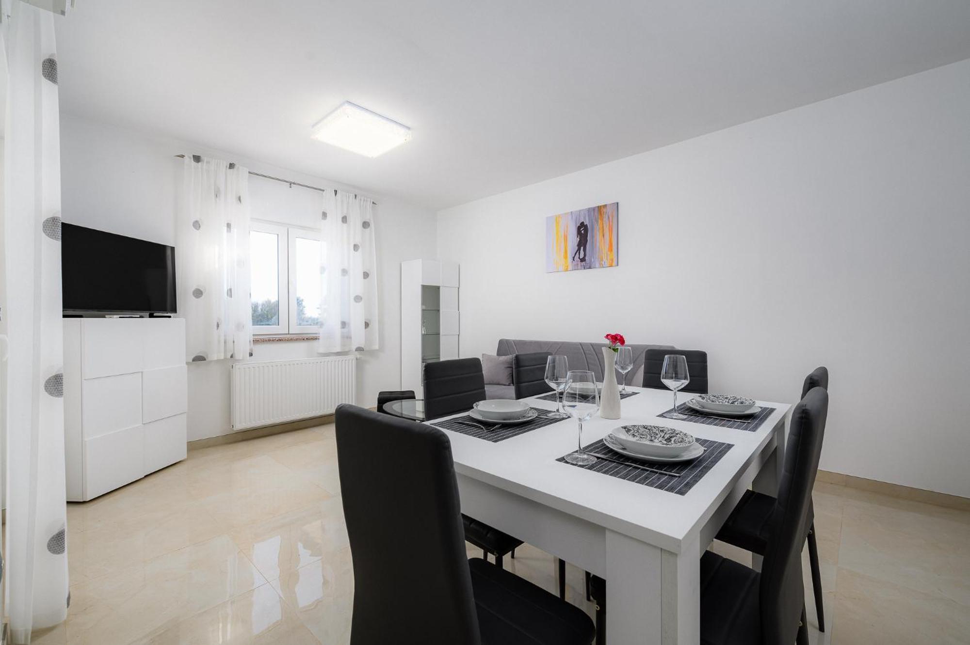 Stancija Amorozo 5 - Apartment N. 7 Poreč Dış mekan fotoğraf