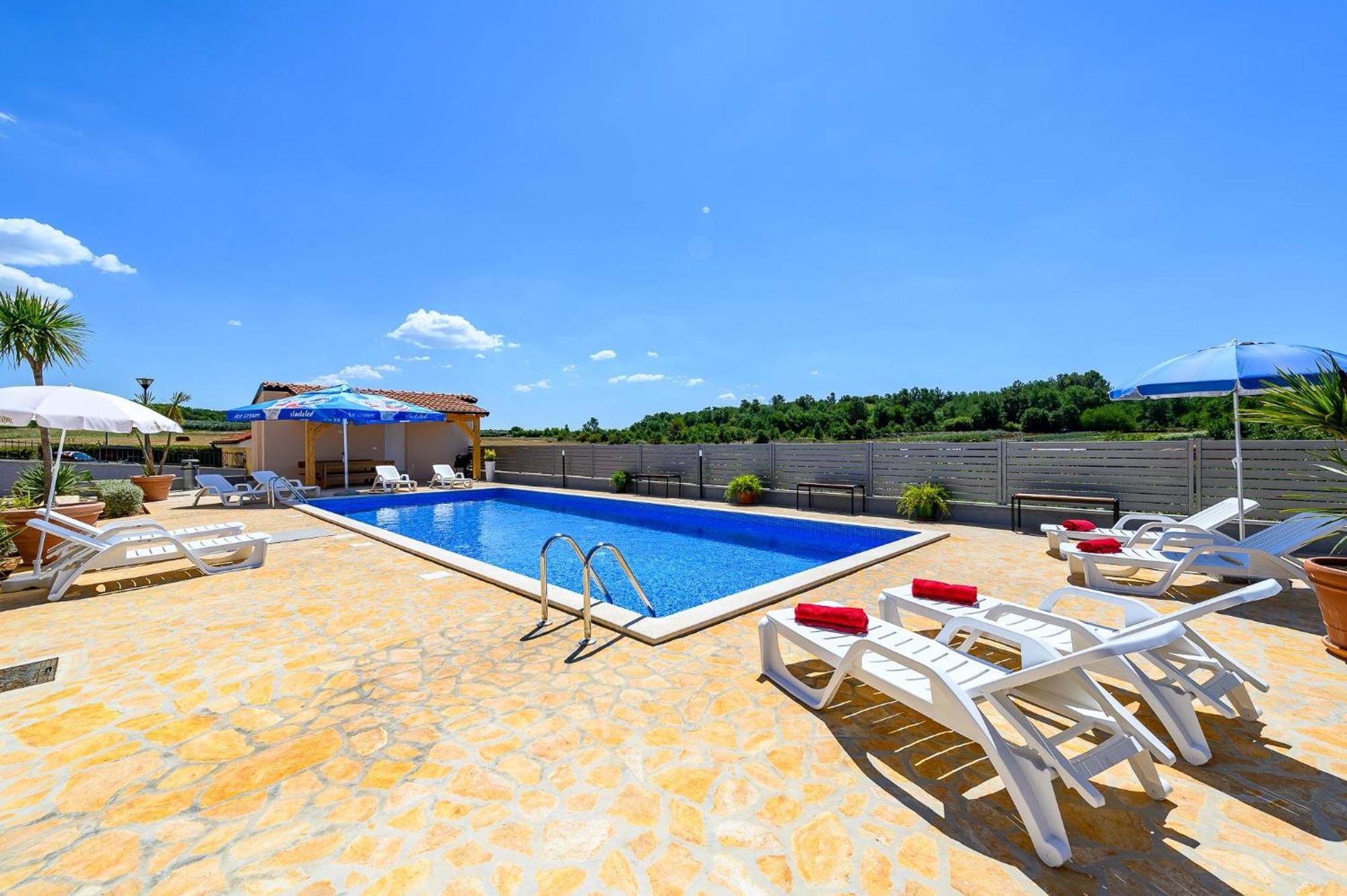 Stancija Amorozo 5 - Apartment N. 7 Poreč Dış mekan fotoğraf