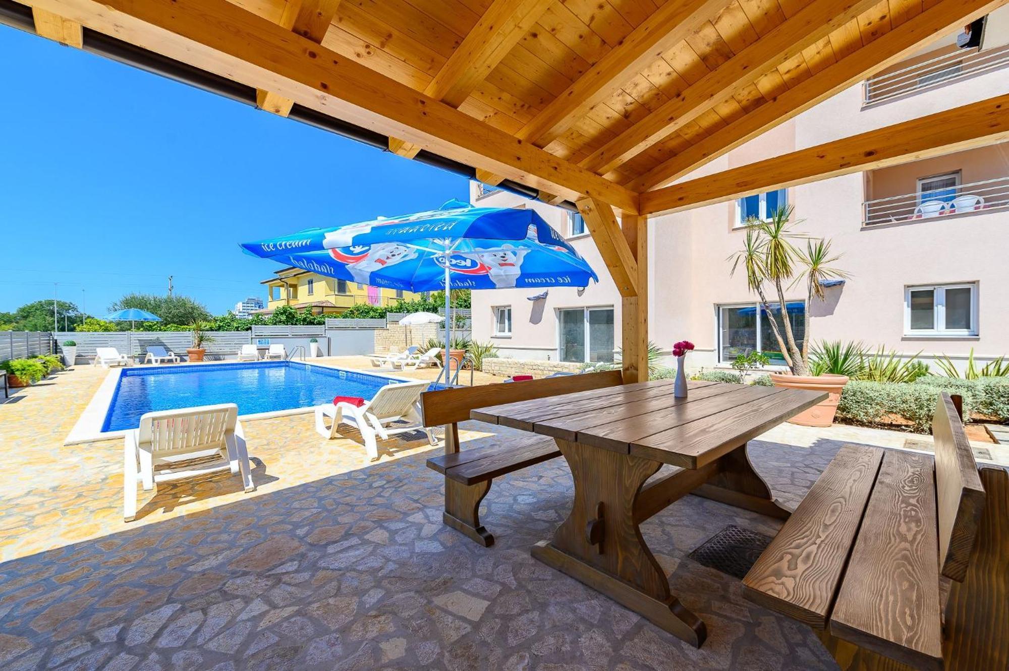 Stancija Amorozo 5 - Apartment N. 7 Poreč Dış mekan fotoğraf